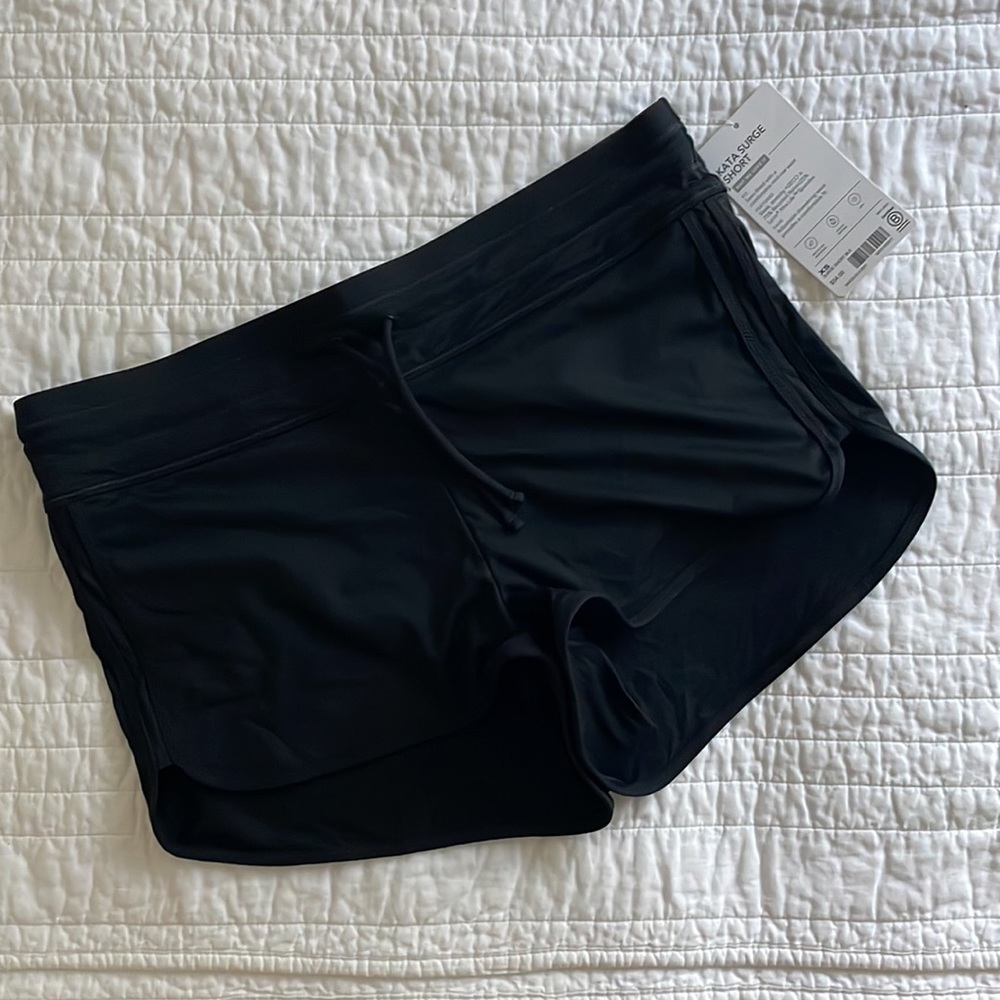 NWT-Athleta Kata Surge Black Short, Size XS